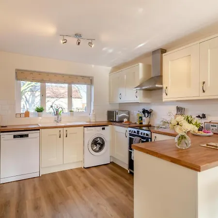 3 Bed In Oc-y119 Lockton